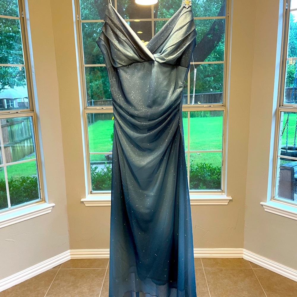 Slim Dress for a Night Out!